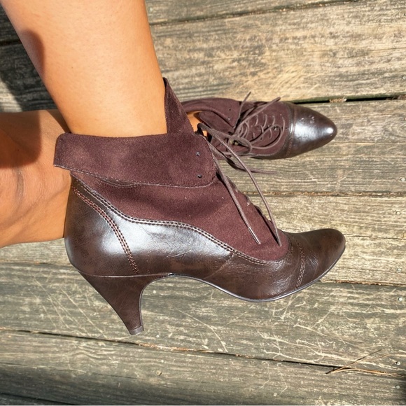 🍂 RED LEVEL BURGUNDY BROWN FAUX LEATHER SUEDE HEEL BOOTIES! - Picture 4 of 17